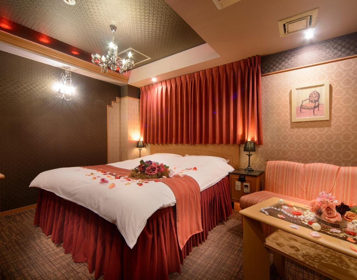 ホテル リトルチャペルクリスマス 梅田 (Adults Only) Osaka Exterior foto